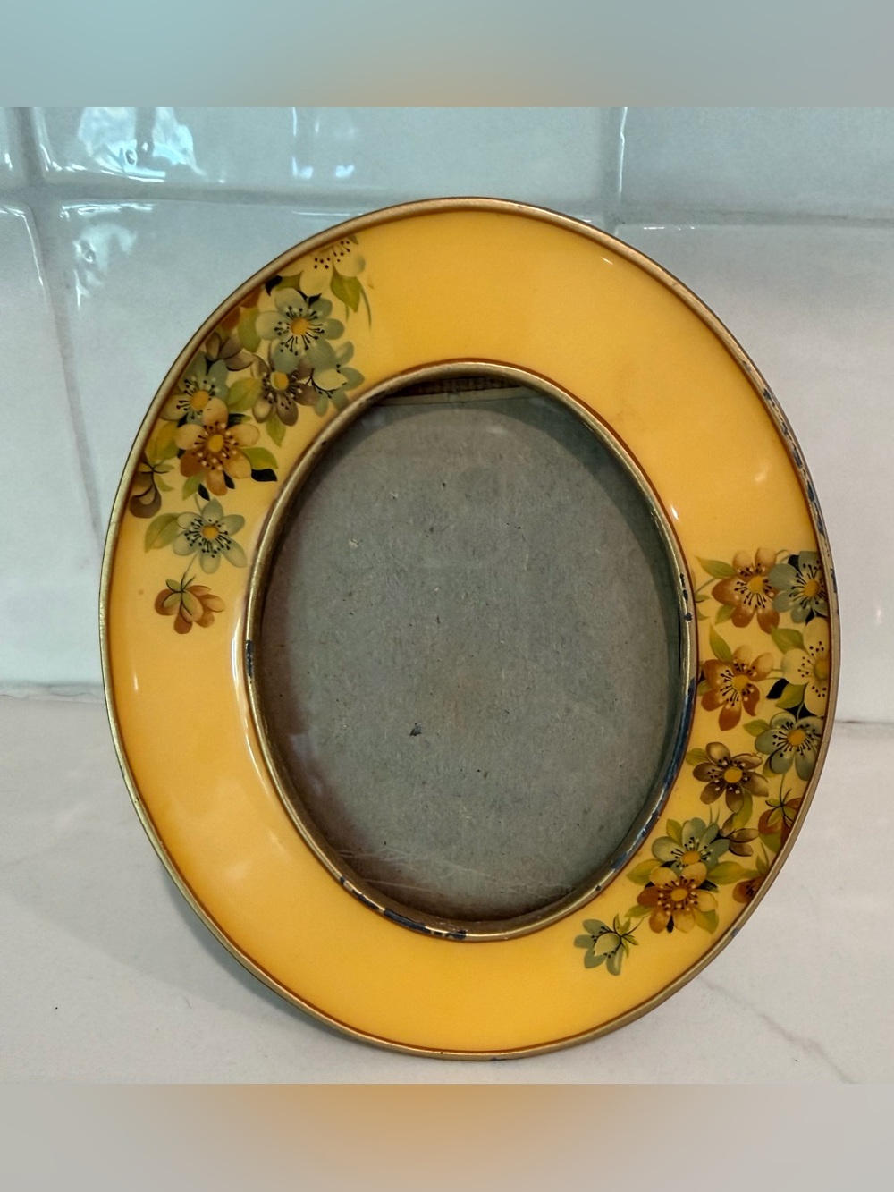 Vintage 1970s The Bucklers Fifth Ave NY Yellow Floral Enamel Oval Picture Frame